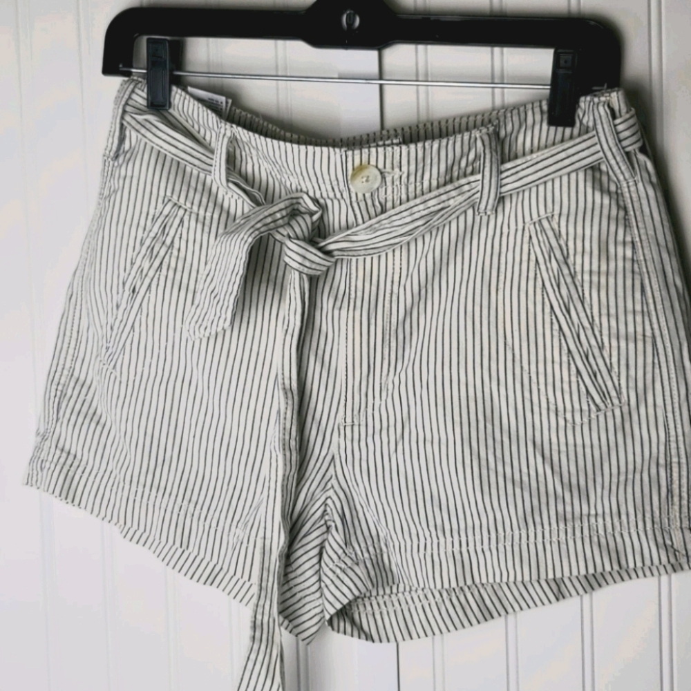 American Eagle outfitters striped short size 4